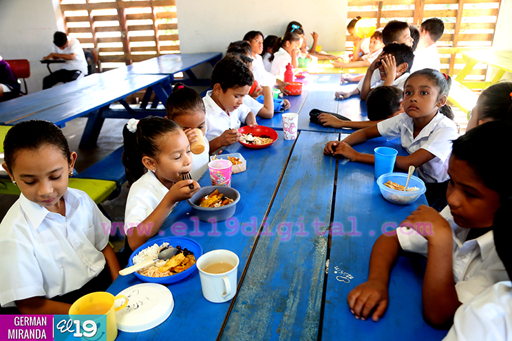 Merienda Escolar en el Colegio Virgen de Guadalupe